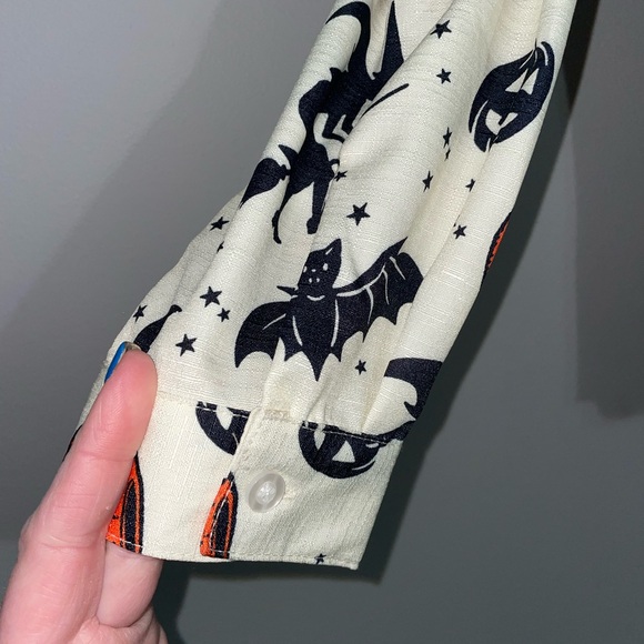 Halloween Print Button-Up Shirt - Pumpkins & Bats Large EUC - Picture 2 of 5